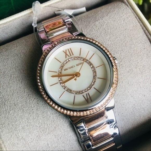 Michael Kors Silver And Gold Two Tone Unisex Watch NWT - Picture 1 of 5